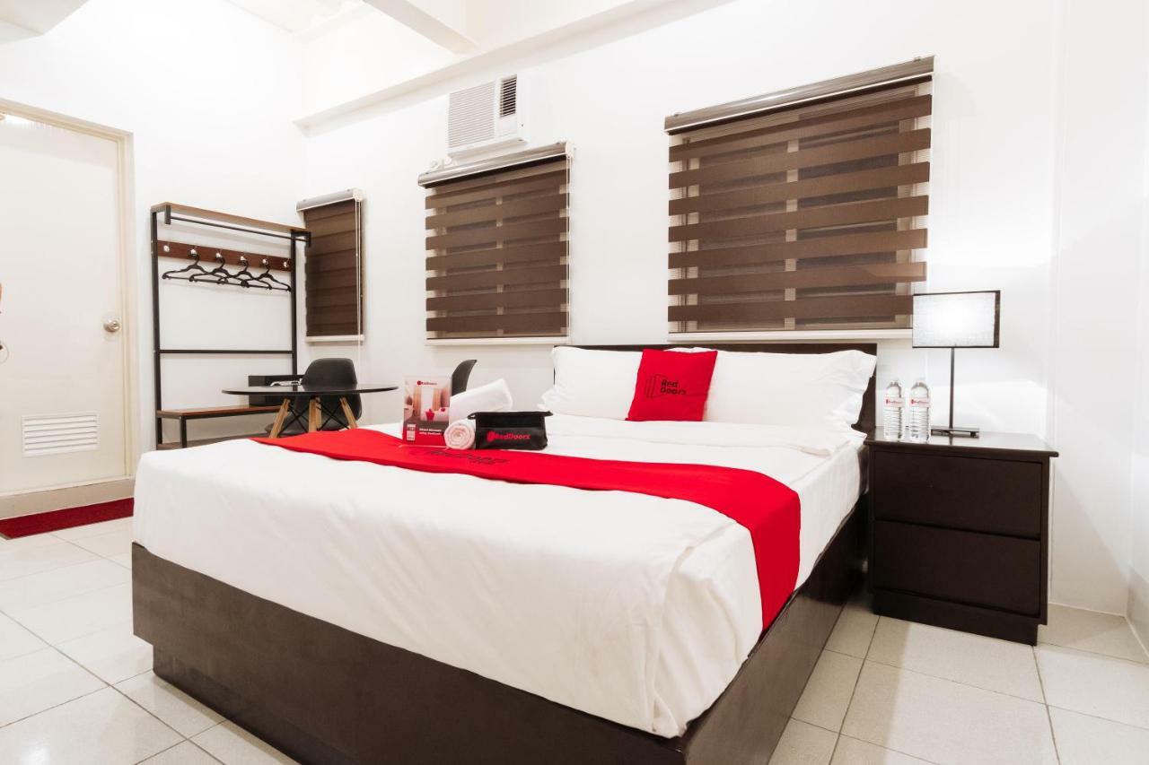 Hotel Reddoorz Near Ust